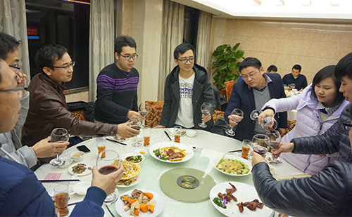 敬酒.jpg 敬酒.jpg